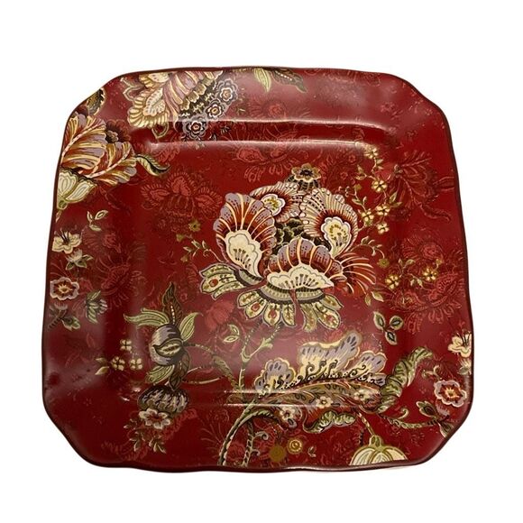 Gabrielle Red Scalloped Edge Appetizer Dish/Jewelry Tray - Picture 5 of 10